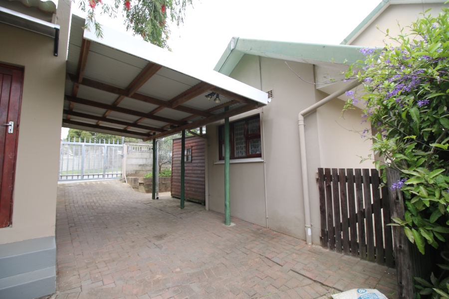 4 Bedroom Property for Sale in Beacon Bay Eastern Cape